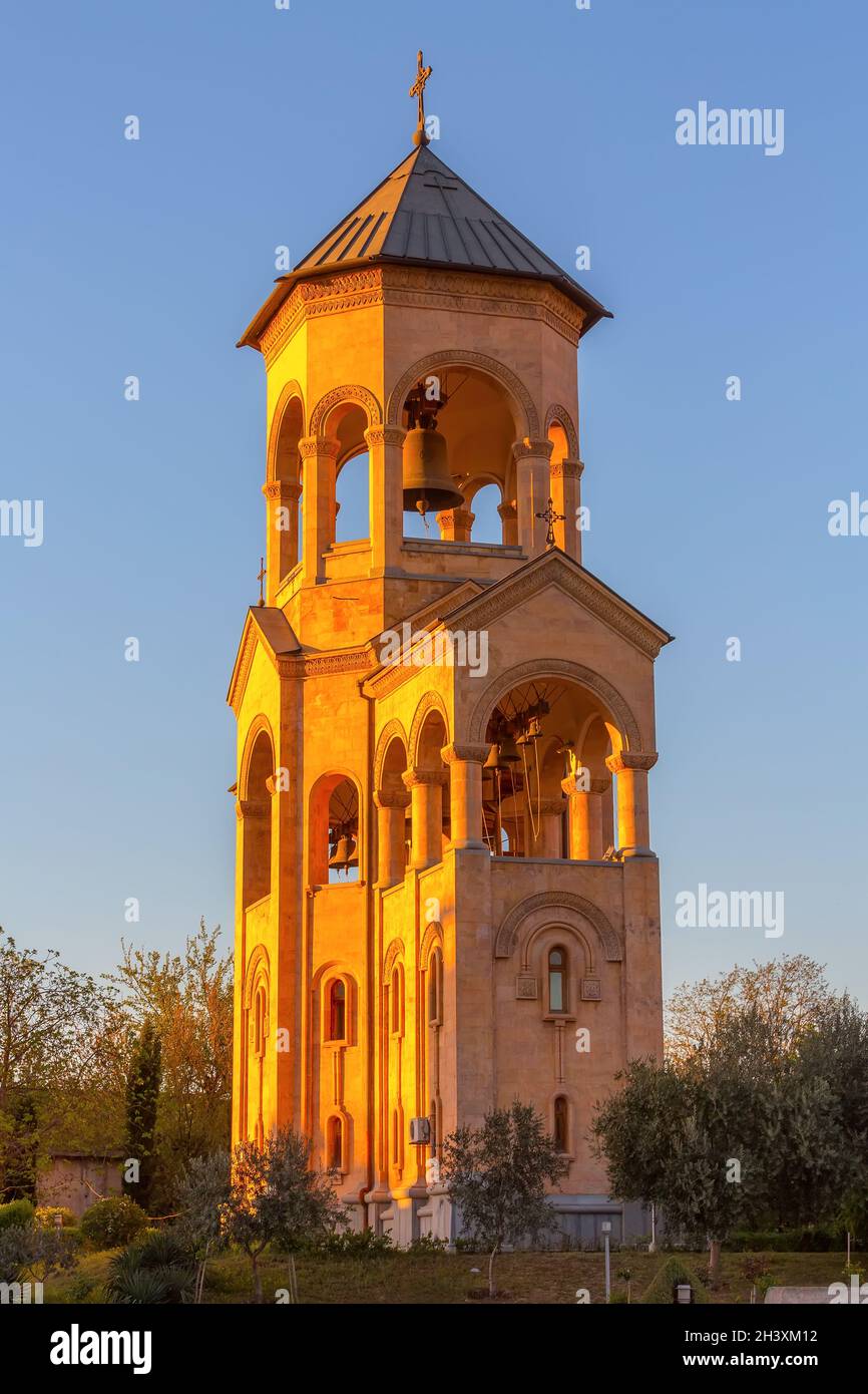 Chiesa della Santissima Trinità campanile a Tbilisi, Georgia Foto Stock