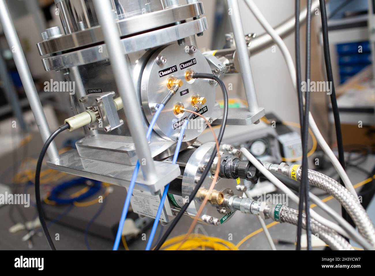Rilevatore di fotoni singolo in laboratorio scientifico senza persone Foto Stock