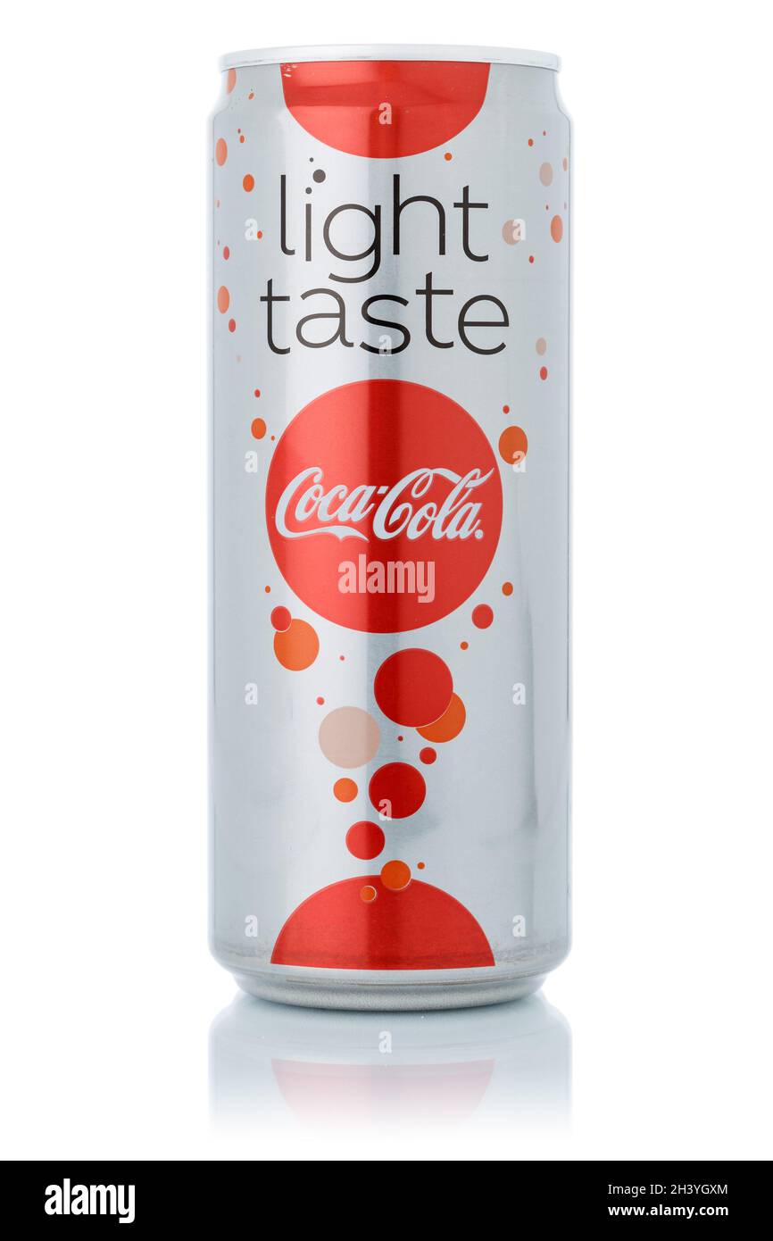 Coca Cola Coca-Cola gusto leggero limonata bevanda analcolica in lattina tagliato isolato su uno sfondo bianco Foto Stock