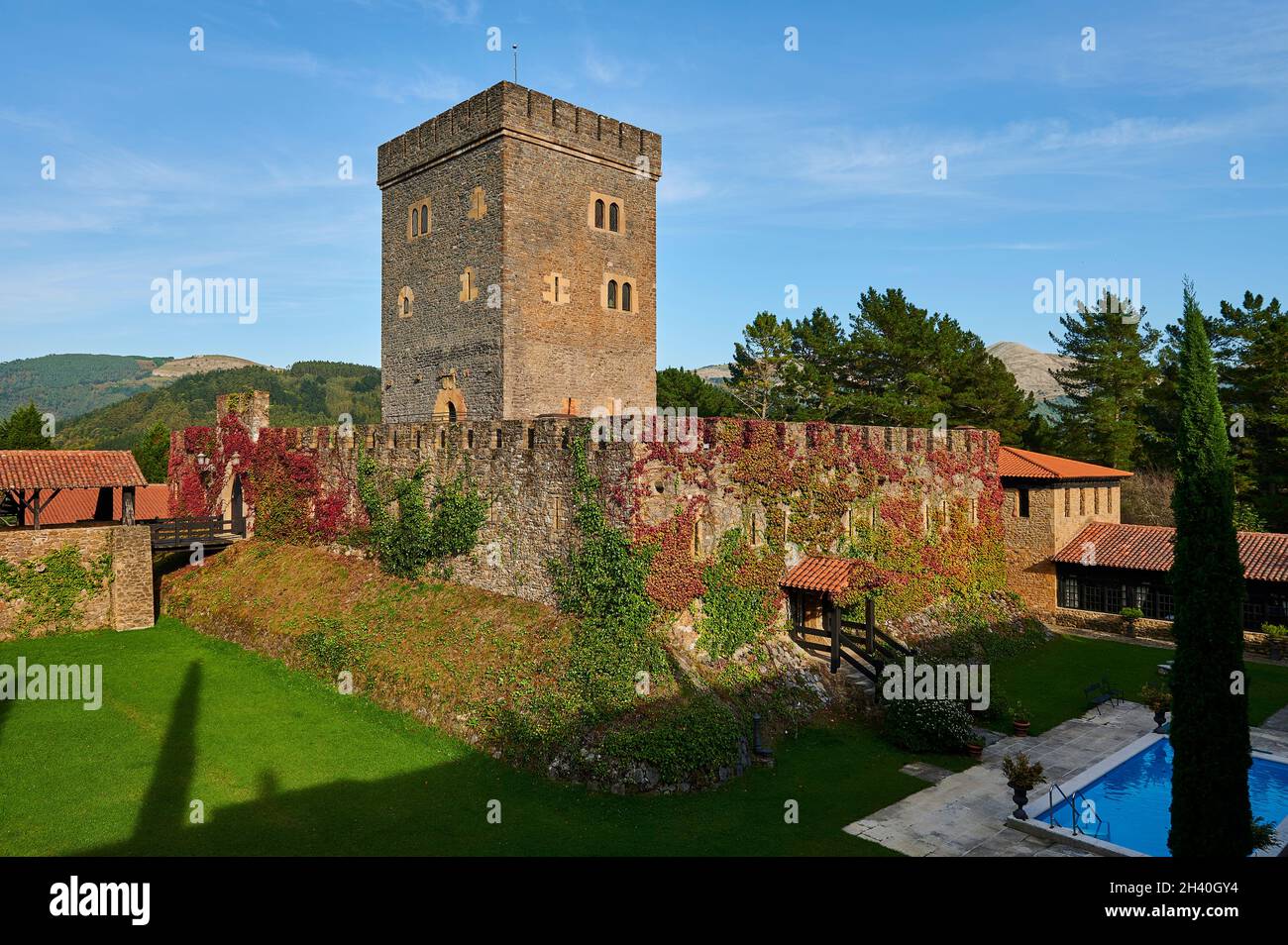 29-10-2021, Loizaga Tower, famosa per la collezione di auto Roll Royce, Galdames, Sopuerta, Biscay, Euskadi, Paesi Baschi, Spagna, Europa Foto Stock