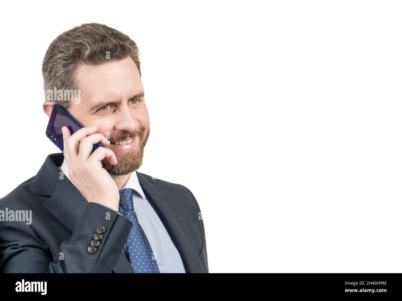 Happy manager parlare sul cellulare utilizzando la tecnologia cellulare per la comunicazione, mobile Foto Stock