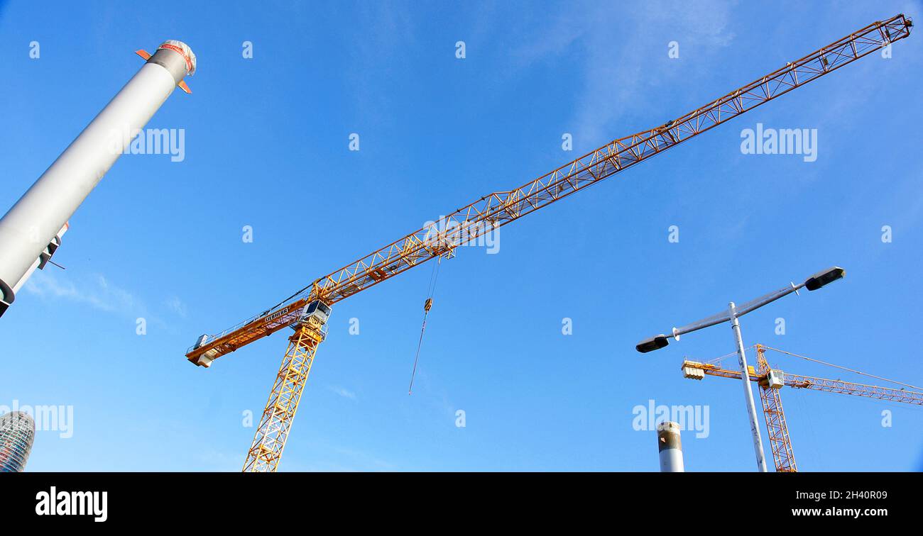 Gru e lavori a Les Glories de Barcelona, Catalunya, Spagna, Europa Foto Stock