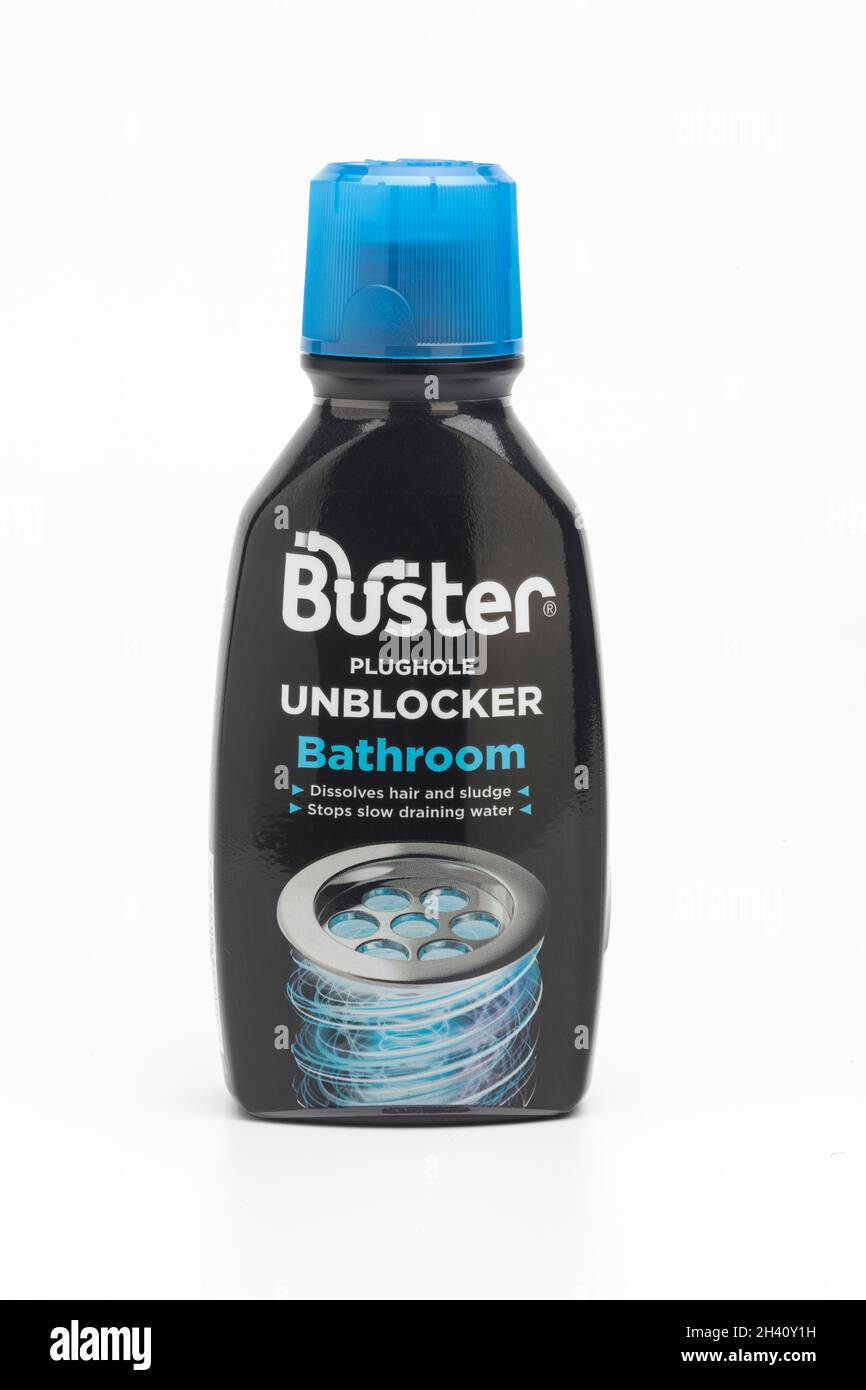 Una bottiglia di plastica di sbloccante di plughole del bagno di Buster Foto Stock