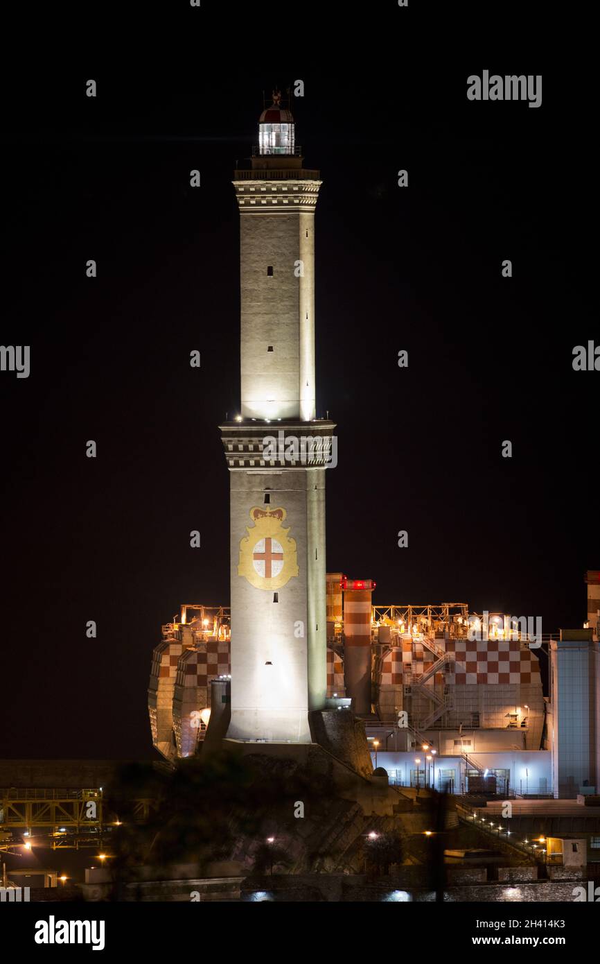 Lanterna di Genova di notte Foto Stock