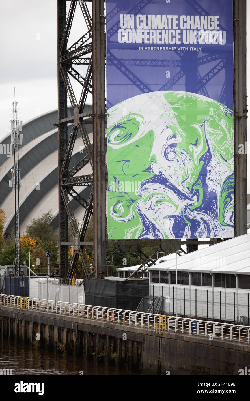 Glasgow, Regno Unito. Vista esterna della sede della 26a Conferenza delle Nazioni Unite sul cambiamento climatico, nota come COP26, a Glasgow, Regno Unito, il 30 ottobre 2021. Foto Stock