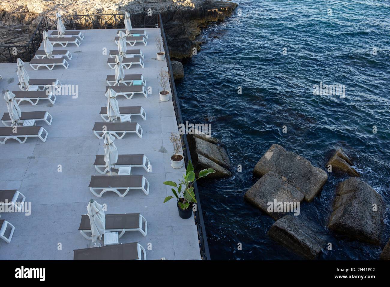 Ortigia, Siracusa, Sicilia - 20 luglio 2021: Spiagge sull'isola di Ortigia Foto Stock