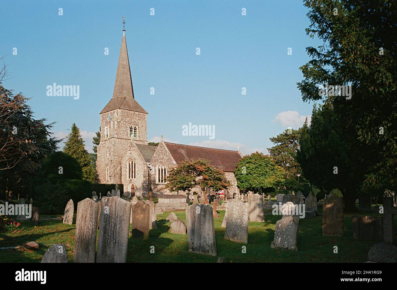 La chiesa storica di St Nicolas a Chislehurst, Kent, nel grande Borough di Londra di Bromley Foto Stock