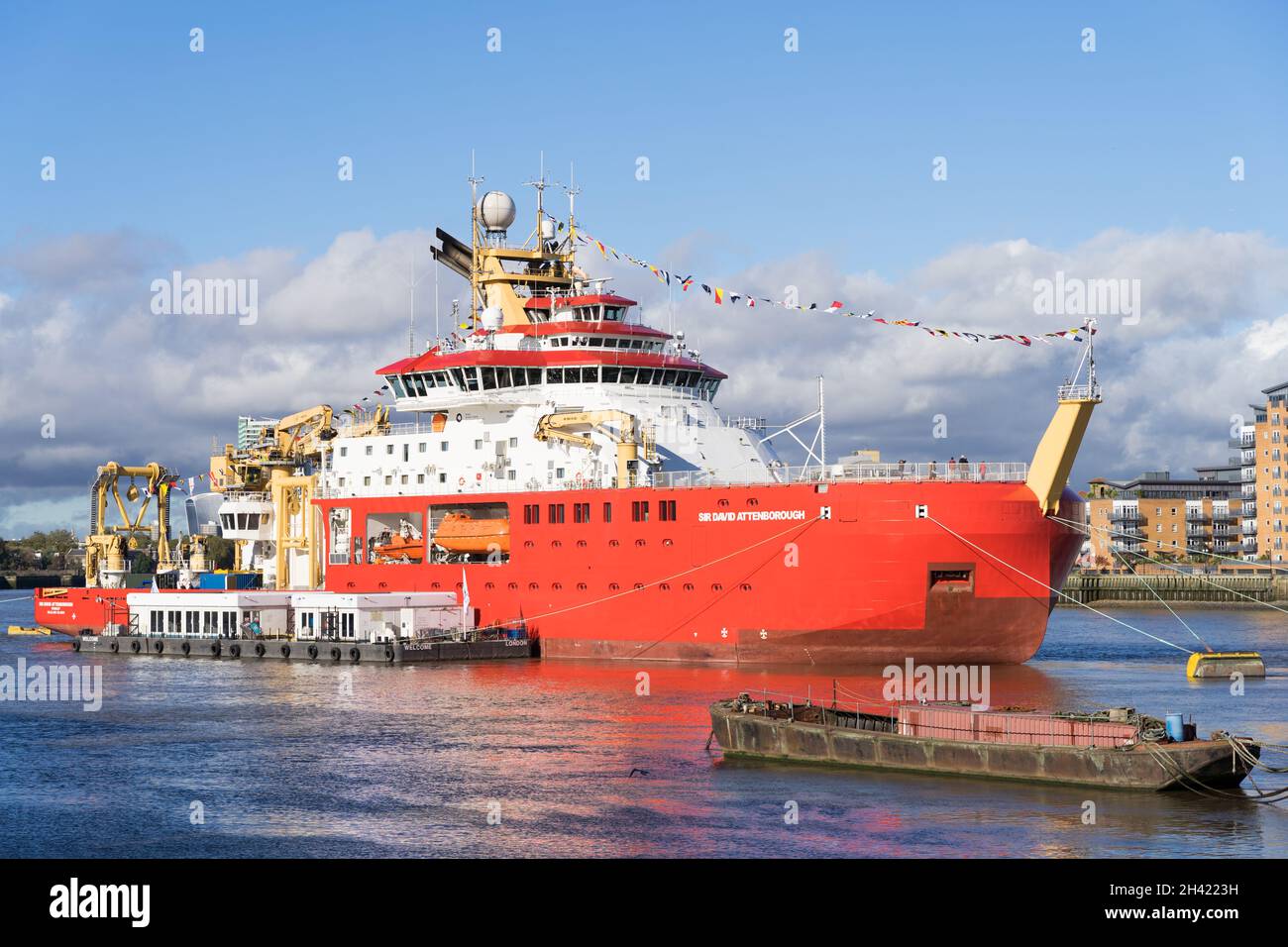 Vista frontale di tutto il boatFace di McboatFace quando ha visitato il fiume Thame London Greenwich durante il COP26 riunione climatica tenutasi a Glasgow UK Foto Stock