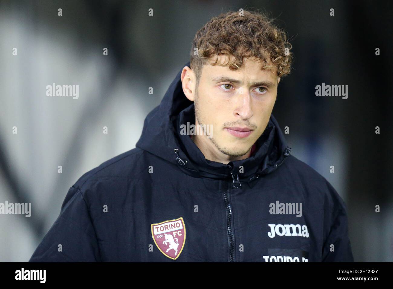 Mergim Vojvoda del Torino FC durante il riscaldamento prima della Serie A match tra Torino FC e UC Sampdoria allo Stadio Olimpico il 30 ottobre 2021 a Torino. Foto Stock