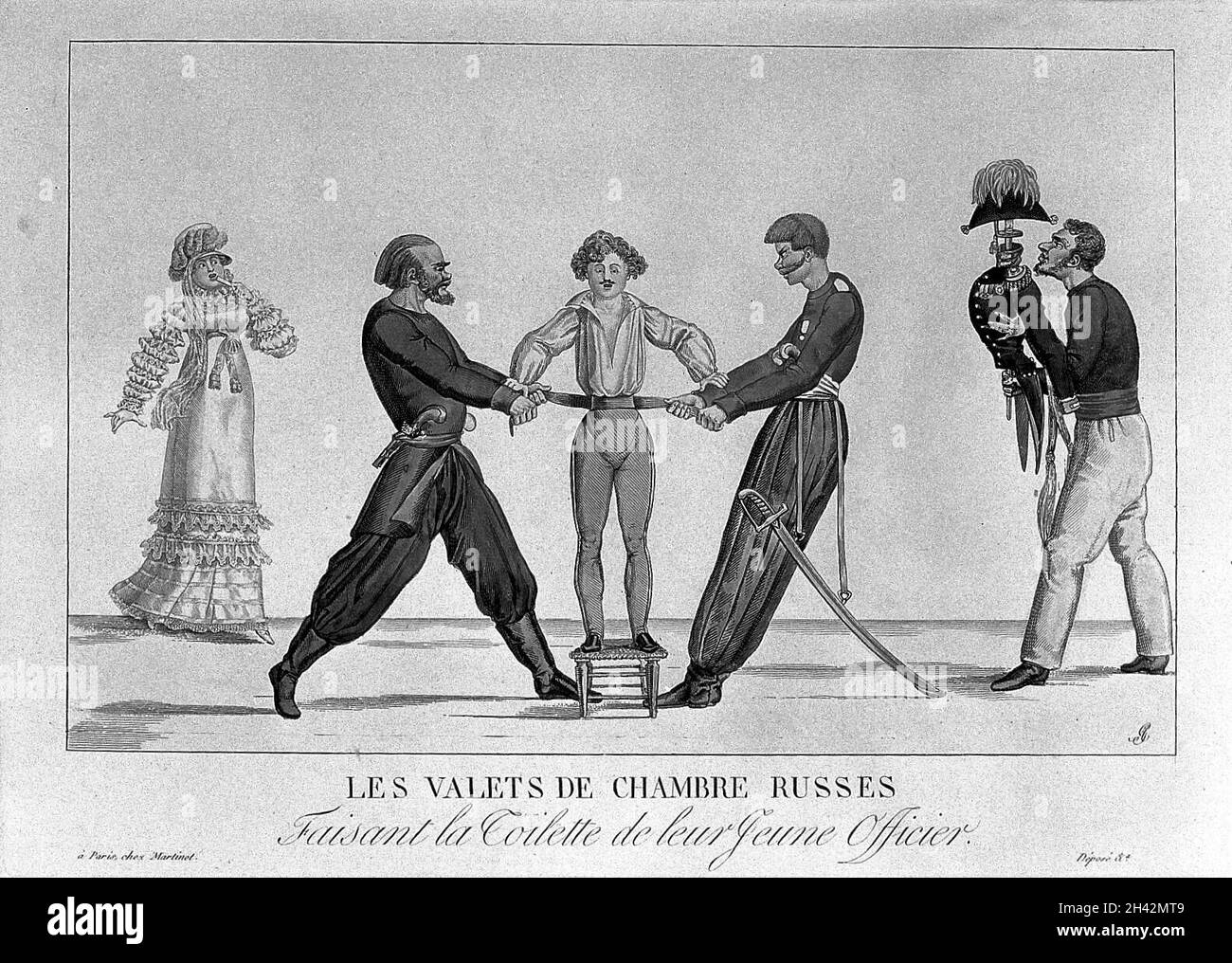 Due valet russe stringono i legami intorno alla vita di un giovane ufficiale come un terzo uomo porta una divisa per lui da indossare. Acquaforte colorata, 1815. Foto Stock