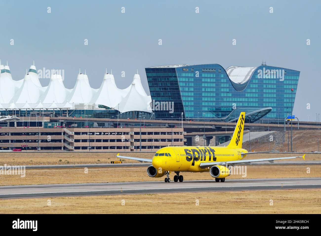 DENVER, USA-OTTOBRE 17: Airbus A320 operato da Spirit Taxi il 17 Ottobre 2020 all'Aeroporto Internazionale di Denver, Colorado. Spirit è un ultr americano Foto Stock