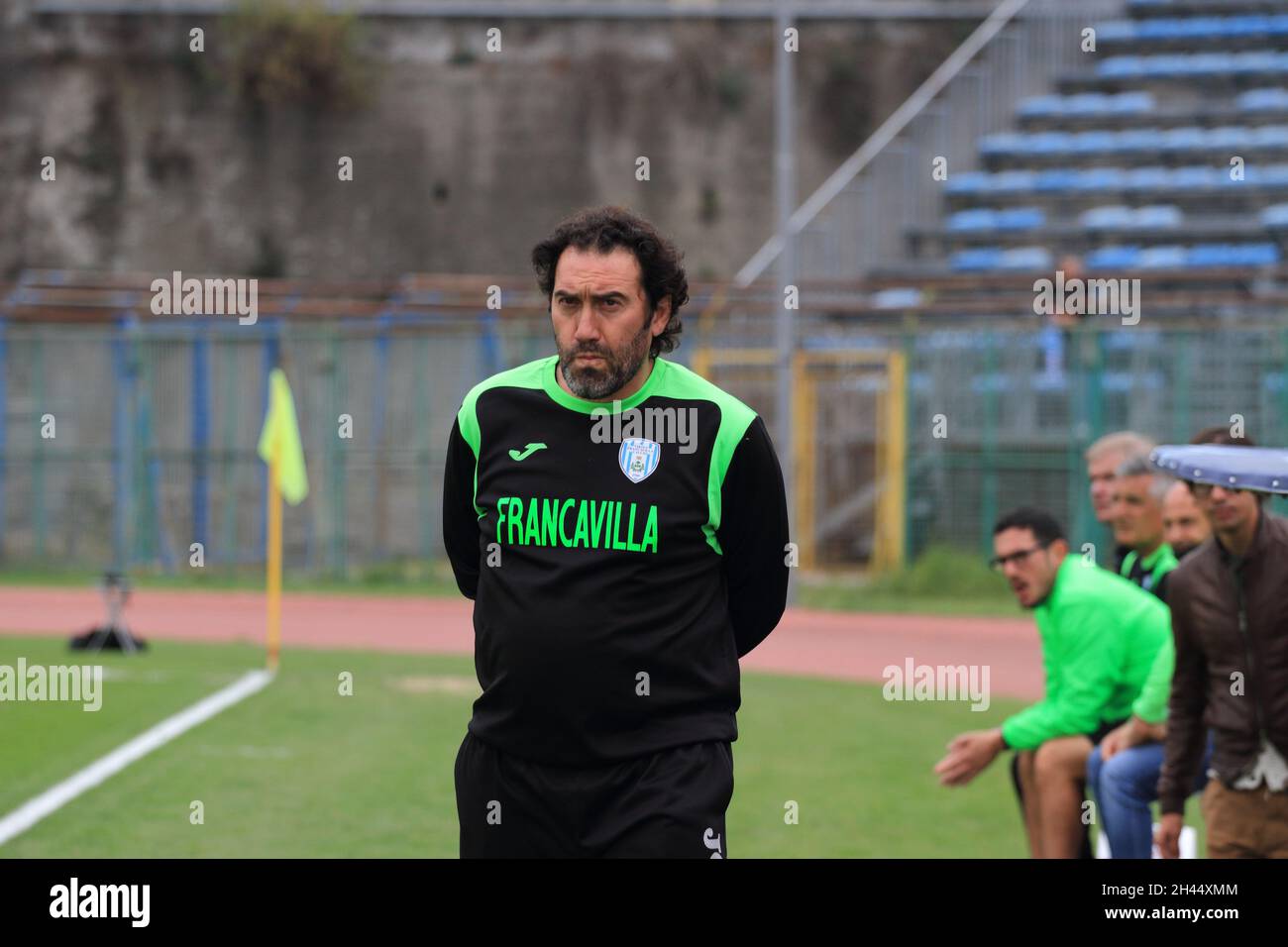 Pagani, Italia. 30 Ott 2021. Pagani, Salerno, Italia - 30 ottobre 2021 :Pietro Sportillo assistente allenatore di Virtus Francavilla durante la partita del Campionato Italiano di Calcio, Serie C, gruppo c, dodicesimo giorno, Paganese contro Virtus Francavilla. Risultato finale Paganese - Virtus Francavilla 2 - 1 (Photo by Pasquale Senatore/Pacific Press) Credit: Pacific Press Media Production Corp./Alamy Live News Foto Stock