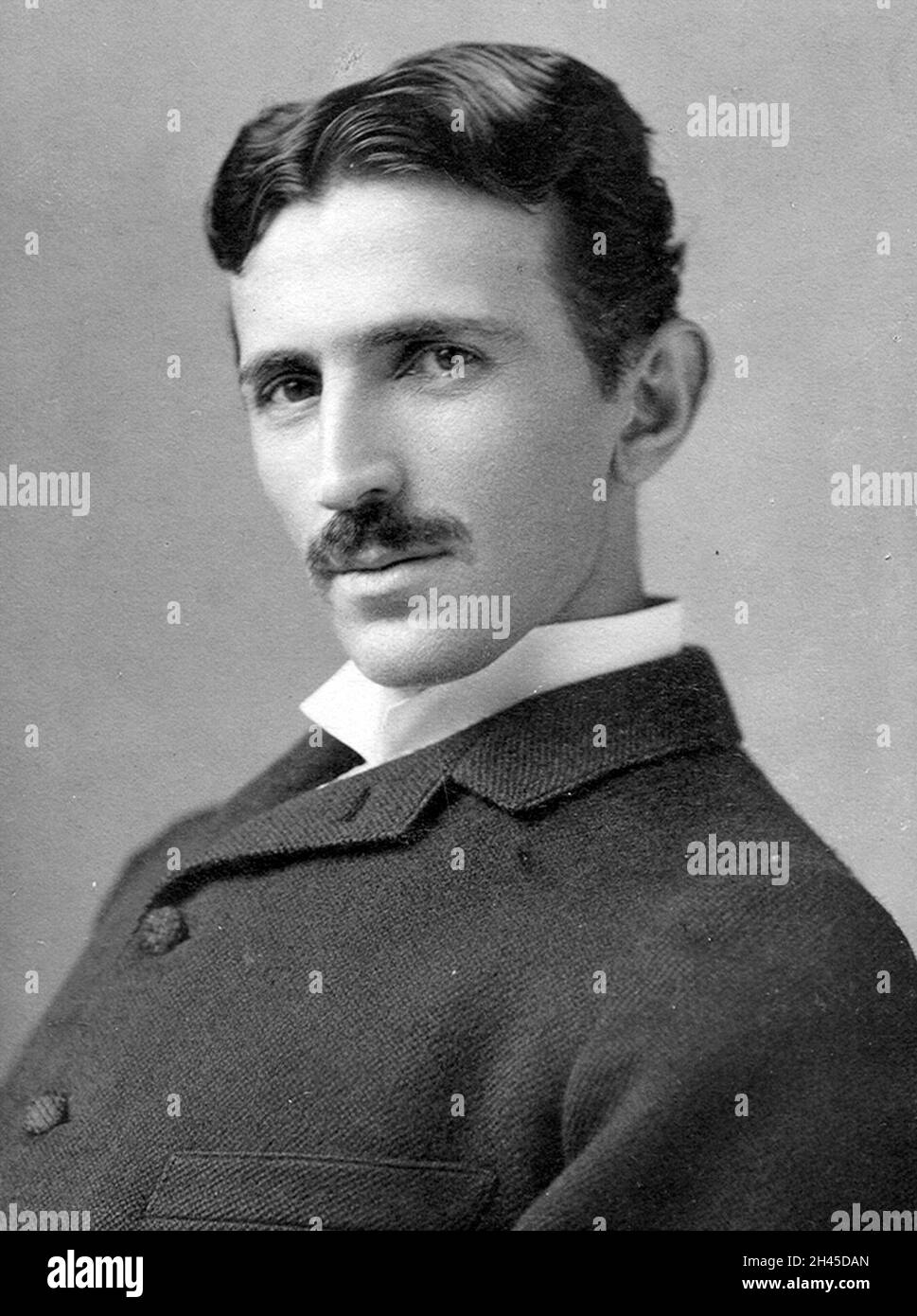 Ritratto dell'inventore austriaco e ingegnere elettrico Nikolai Tesla Foto Stock