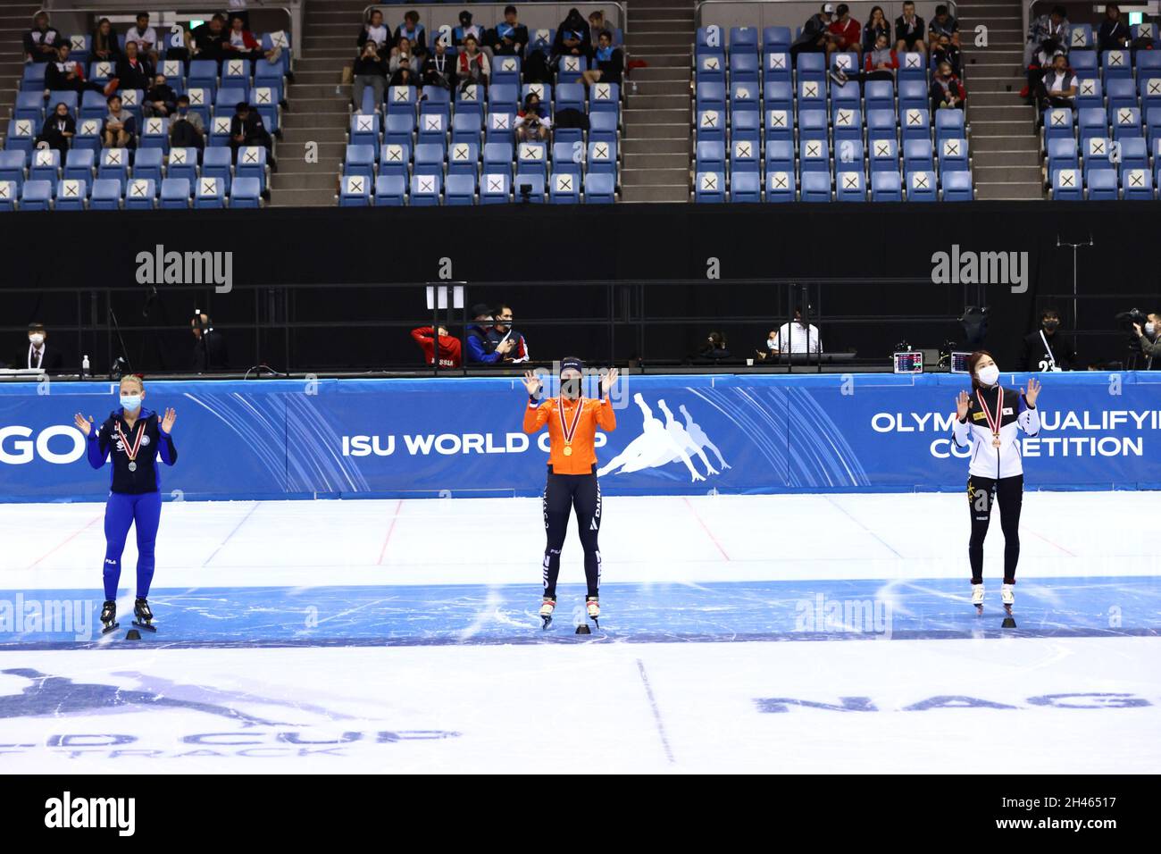 Nippon Gaishi Arena, Nagoya, Aichi, Giappone. 30 Ott 2021. (L-R) Arianna Fontana (ITA), Suzanne Schulting (NED), Kim A Lang (KOR), 30 OTTOBRE 2021 - Short Track Skating : ISU World Cup Short Track 2021/22 Nagoya Women's 1500m Award Ceremony alla Nippon Gaishi Arena, Nagoya, Aichi, Giappone. Credit: Naoki Nishimura/AFLO SPORT/Alamy Live News Foto Stock