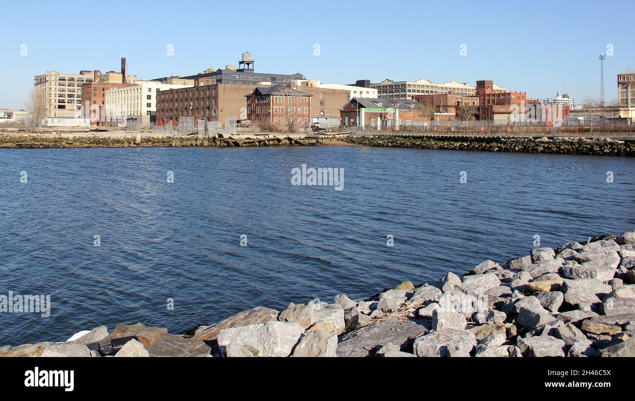 Vecchi edifici industriali del defunto Bush Terminal Co a Industry City, Brooklyn, NY, USA Foto Stock