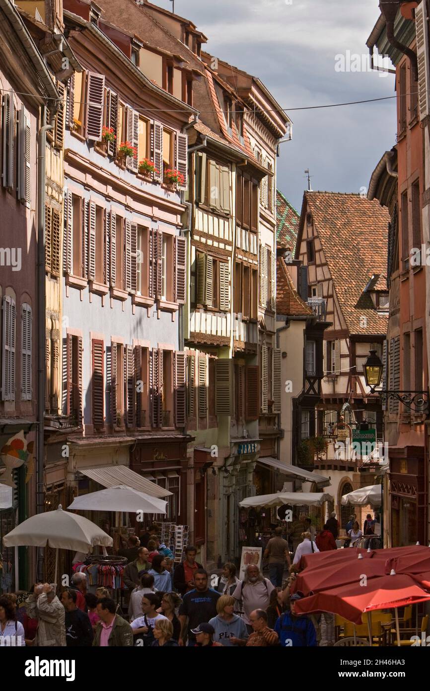 CENTRO STORICO. RUE DE L'EGLISE, UNE DES PLUS COMMERCANTE DE LA VILLE. ALTITUDINE 5 M. Foto Stock