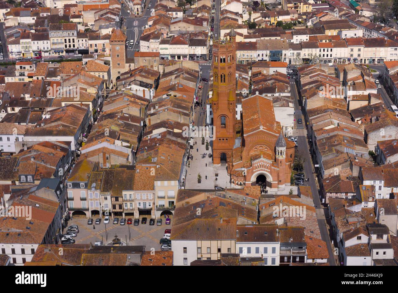 FRANCIA. LOT-ET-GARONNE (47) VILLENEUVE SUR LOT : IL CENTRO DELLA CITTÀ DAL SUD. ALTITUDINE 80 M. IN PRIMO PIANO A SINISTRA, PIAZZA LAFAYETTE. NEL RETRO Foto Stock