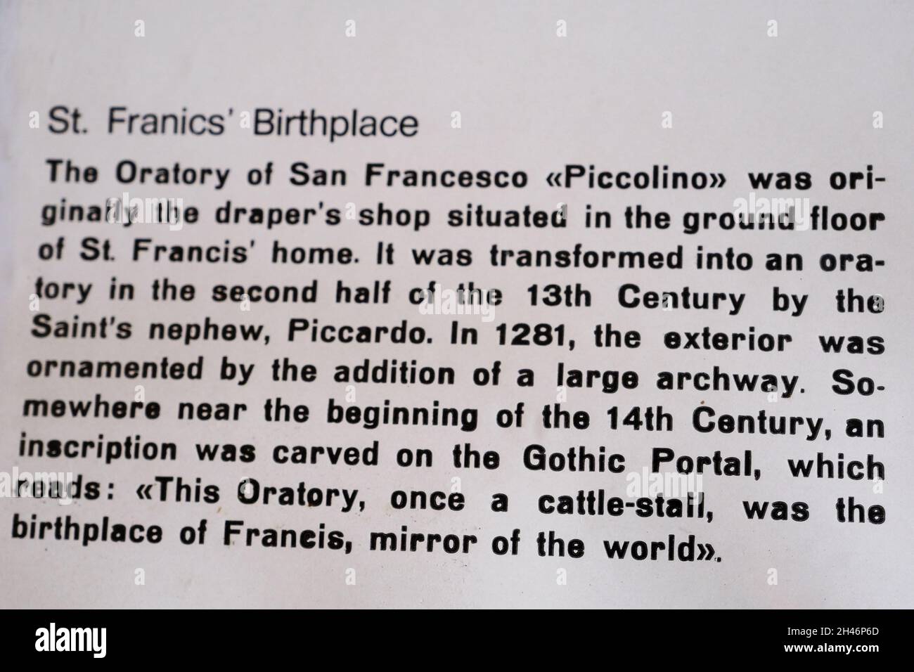 Segno che indica il luogo della nascita di San Francesco ad Assisi Italia Foto Stock