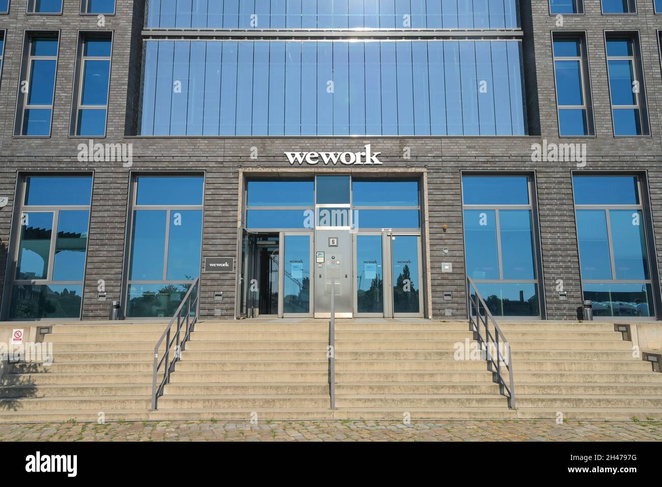 WeWork Coworking Space, Stralauer Allee, Friedrichshain, Berlino, Germania Foto Stock