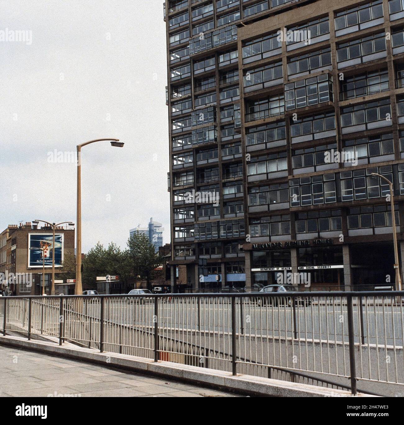 Alexander Fleming House (Department of Health and Social Security), Londra, Inghilterra: Esterno. Fotografia di H. Windsley, 1972. Foto Stock