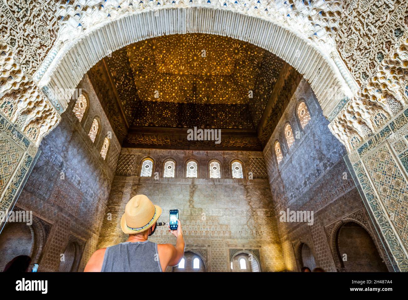 Interni arabi del complesso del palazzo Nasrid dell'Alhambra a Granada, Andalusia, Spagna Foto Stock