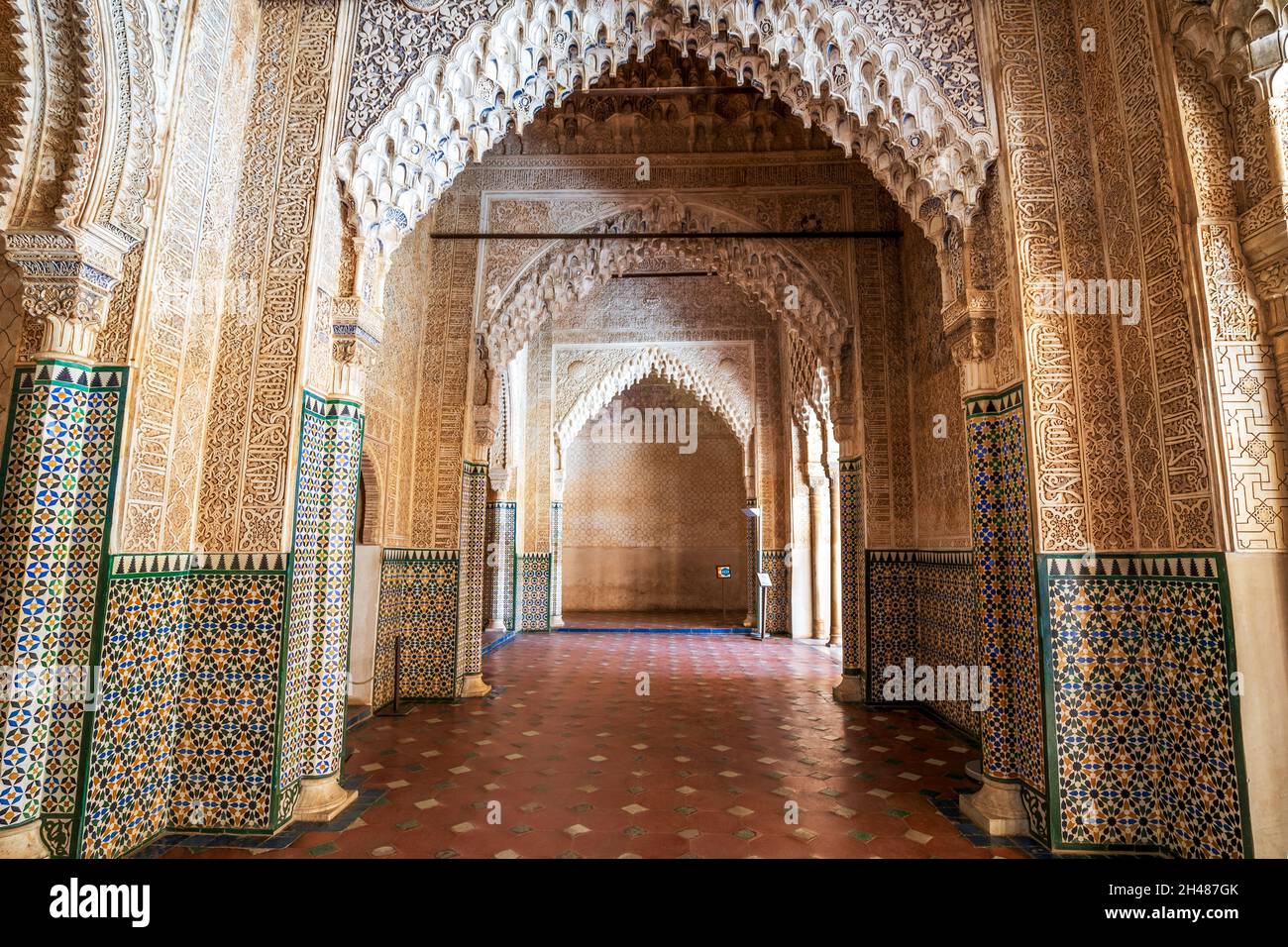 Interno arabo della Sala dei re nel complesso del palazzo dell'Alhambra, Granada, Andalusia, Spagna Foto Stock