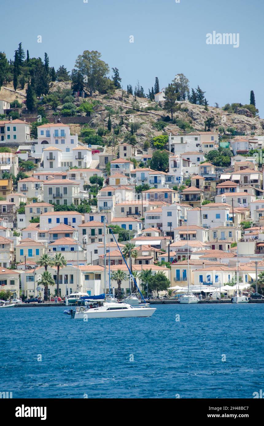L'isola greca di Egina è una delle isole Saroniche della Grecia nel Golfo  Saronico, a 27 chilometri (17 miglia) da Atene. La tradizione deriva la na  Foto stock - Alamy