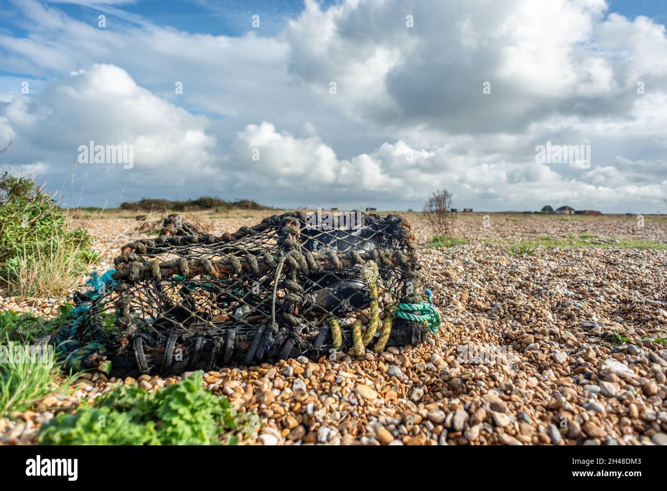 Dungeness, 30 ottobre 2021: La spiaggia di ghiaia a Dungeness nel Kent Foto Stock