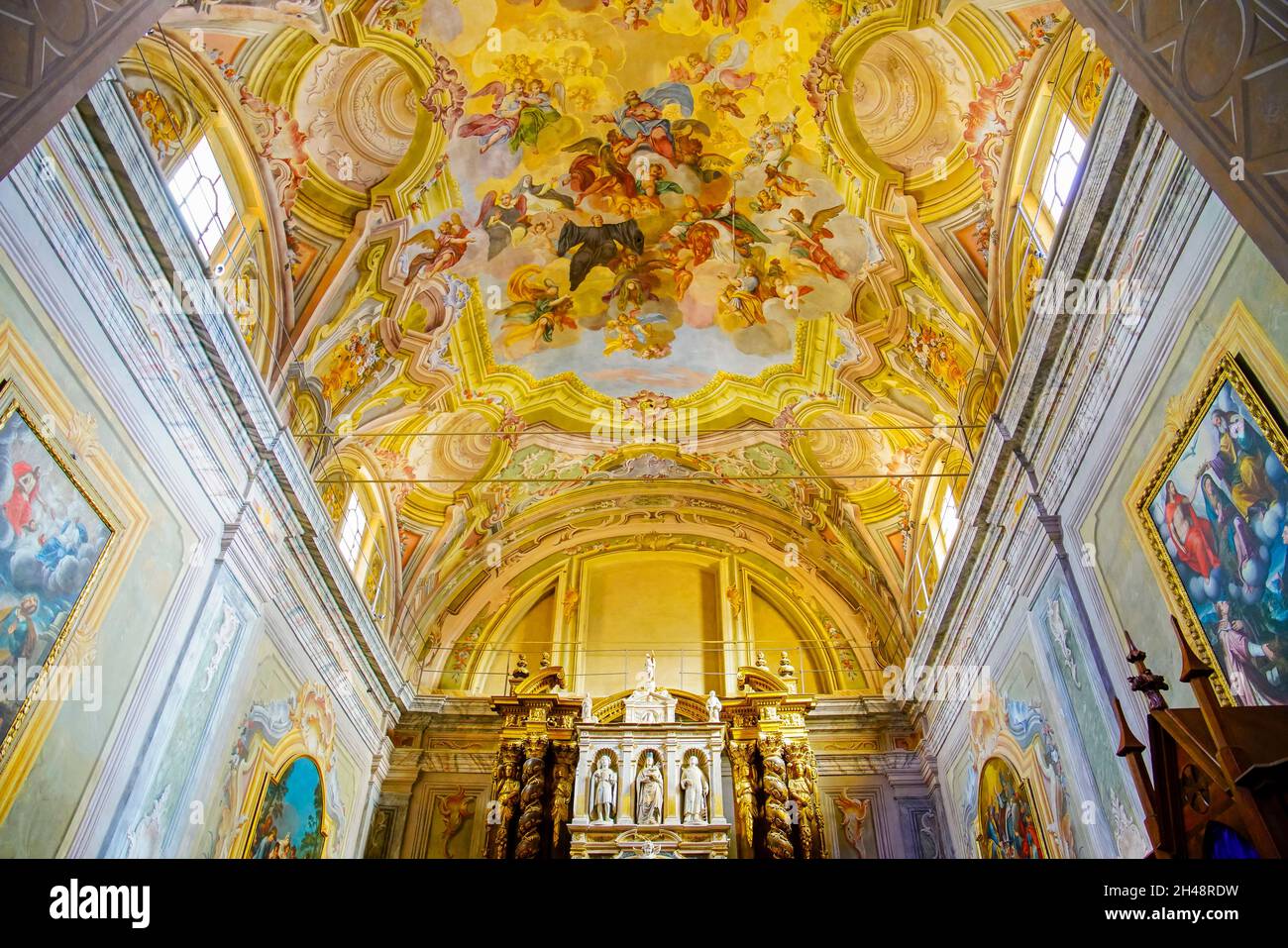 Cappella di San Carlo Borromeo (ora del Santissimo Sacramento) nella Cattedrale di San Lorenzo ad Alba. La cattedrale si trova nel settore orientale dell'AN Foto Stock