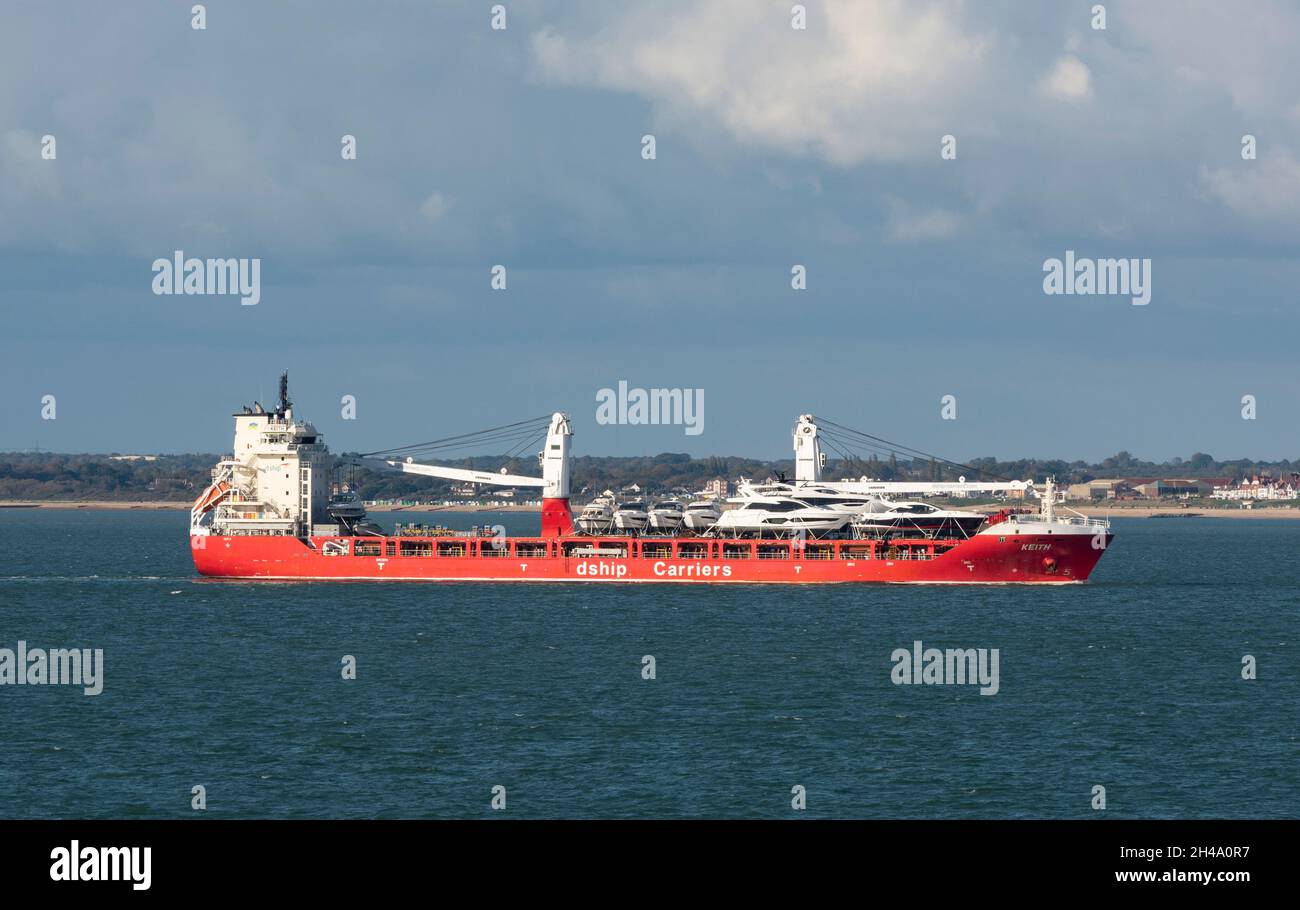 yacht transporter nave, trasporto yacht, internation barca e yacht logistico, trasporto barca, spedizione, nave, yacht e nave Foto Stock