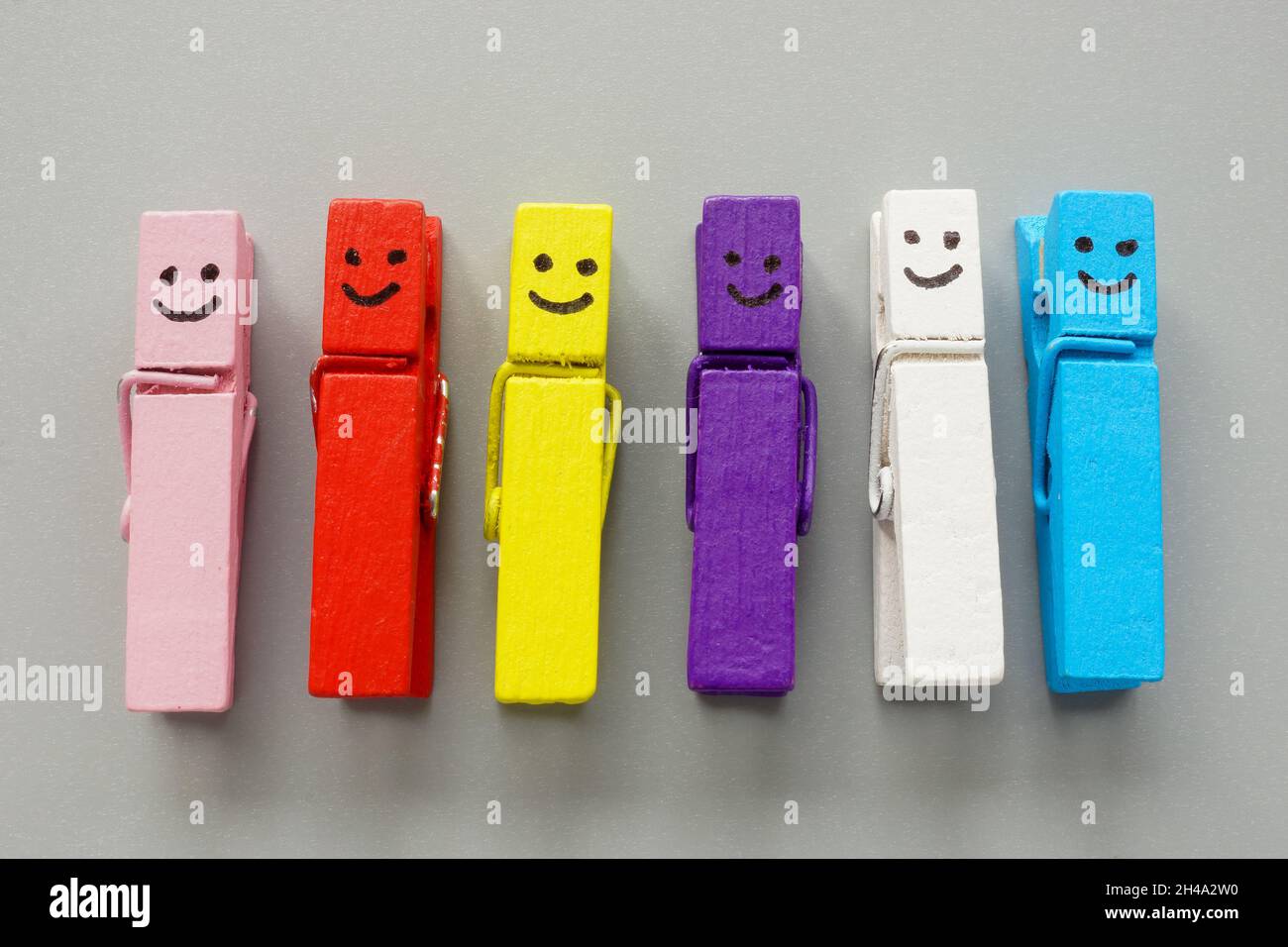 Allegri personaggi colorati come simbolo di diversità e inclusione. Foto Stock