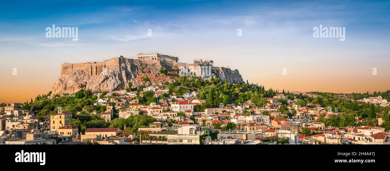 Atene, Grecia vista panoramica dell'Acropoli al tramonto. Foto Stock