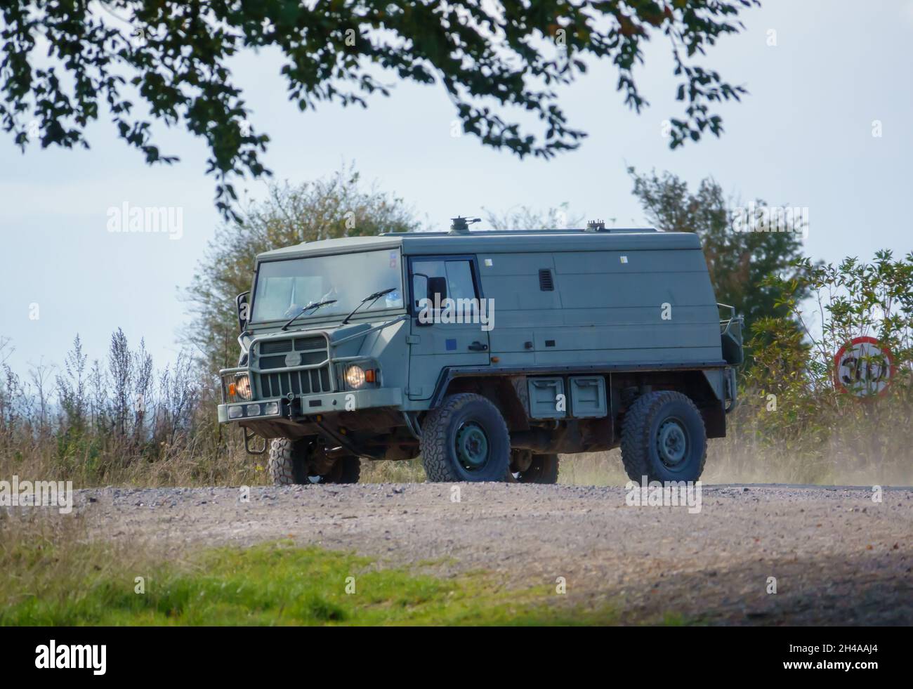 Un'armata britannica Steyr-Daimler-Puch - BAE Systems Pinzgauer veicolo utilitario fuoristrada 4x4 6WD a trazione integrale per un esercizio militare Foto Stock