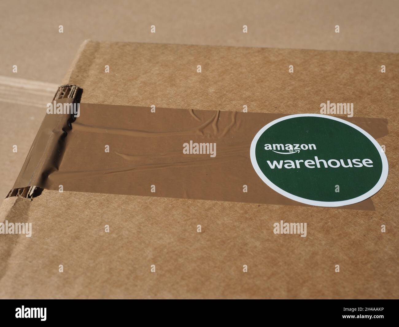 SEATTLE, USA - CIRCA OTTOBRE 2021: Amazon Warehouse offre grandi offerte  sulla qualità usato pre-posseduto o open box prodotti Foto stock - Alamy