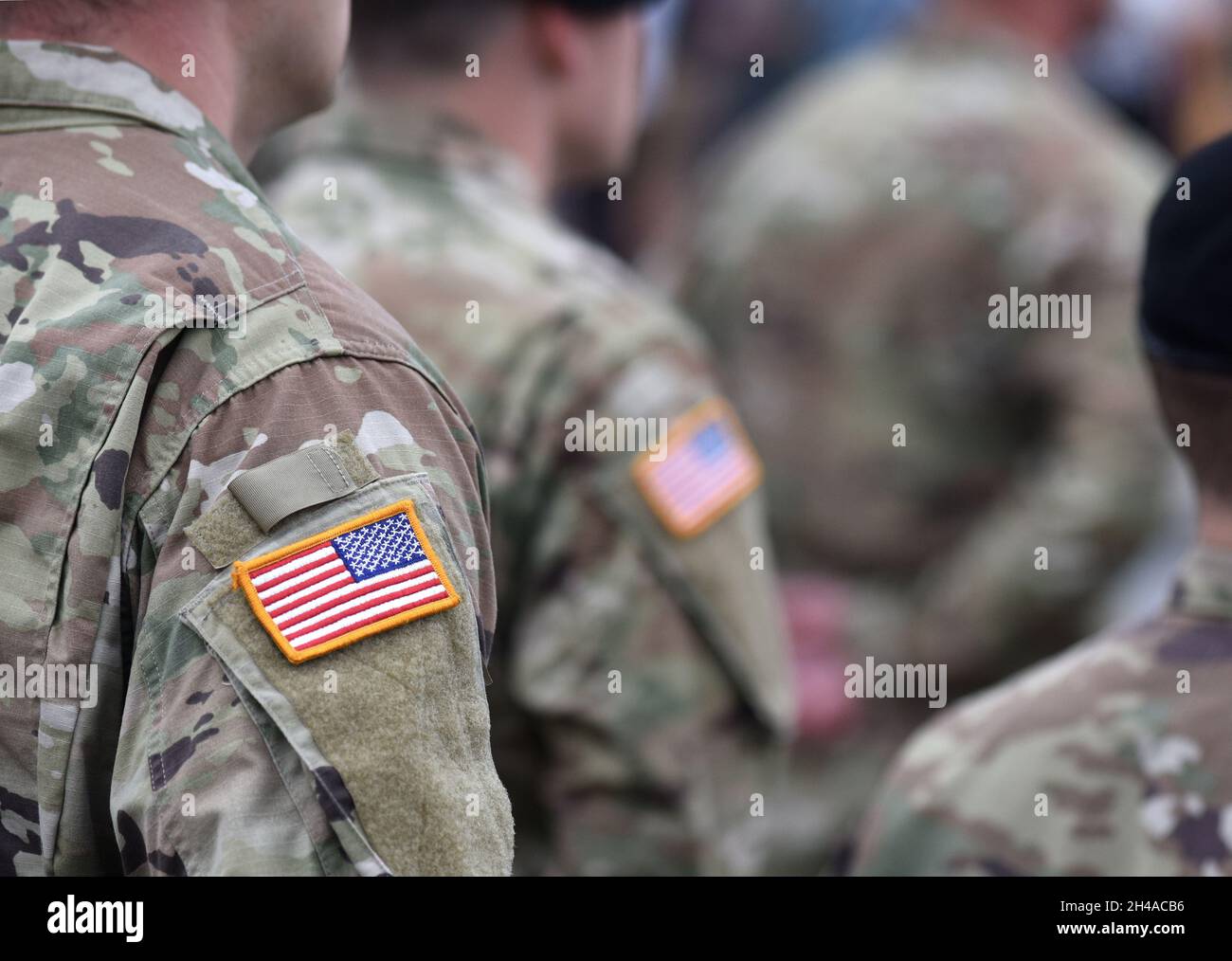 Giornata dei veterani. Soldati STATUNITENSI. Esercito DEGLI STATI Uniti. USA patch flag sulla divisa militare degli Stati Uniti. Forze armate degli Stati Uniti. Foto Stock