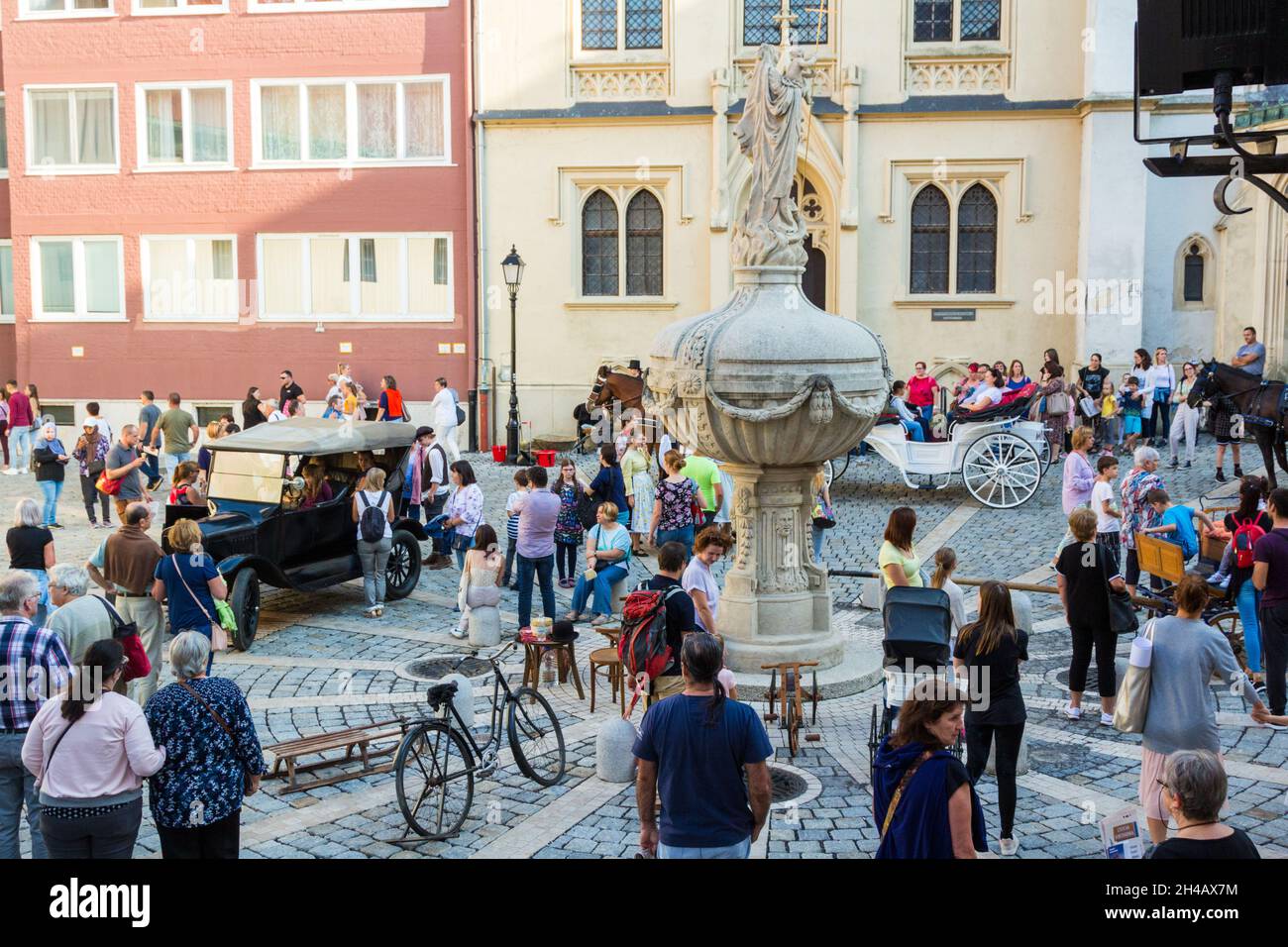 Sensazione di 100 anni all'evento Kult100 durante il centenario della plebiscite di Sopron nel 1921, nel centro di Sopron, in Ungheria Foto Stock