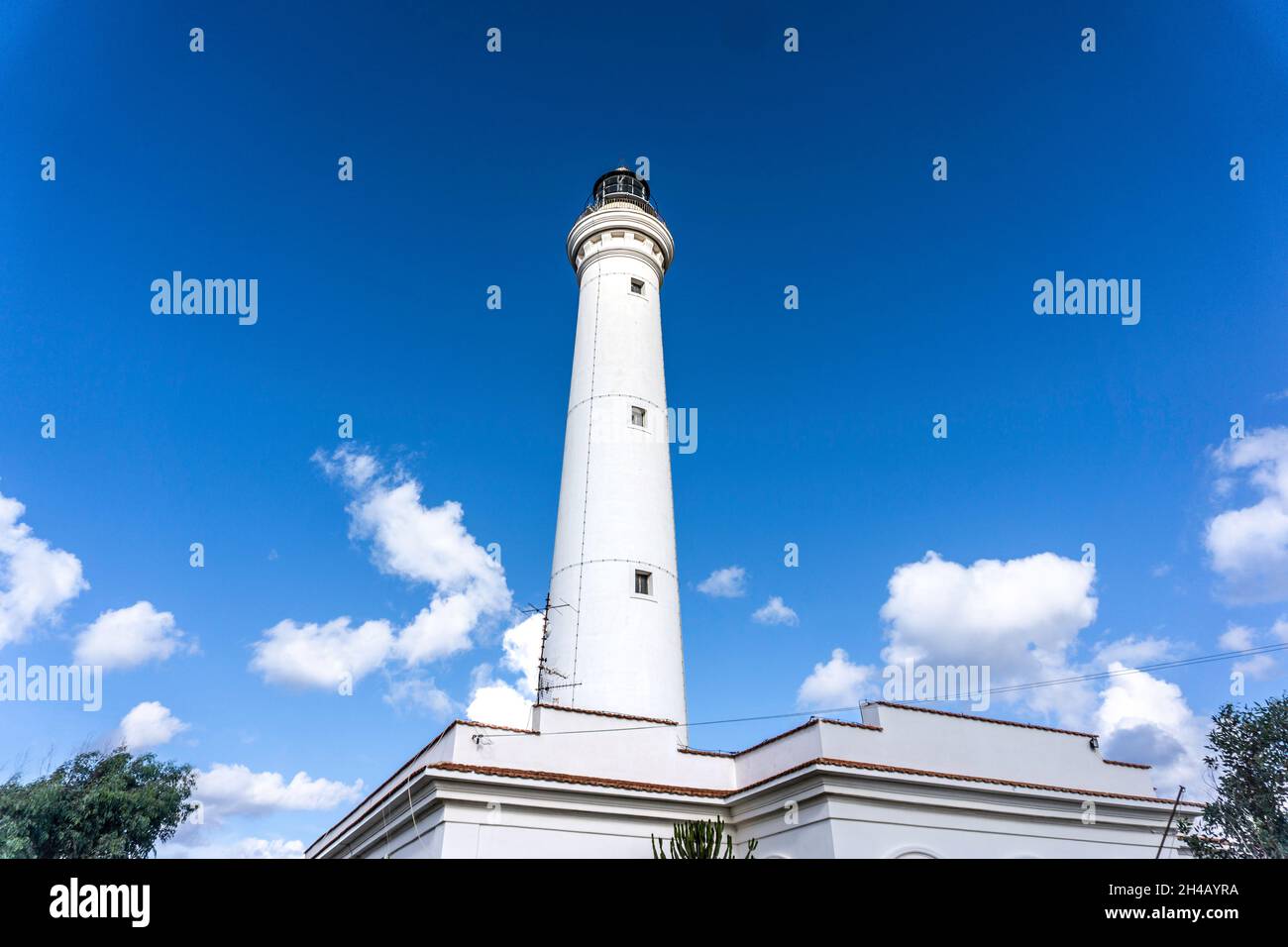 Il faro automatizzato e completamente funzionante di San Vito lo Capo, Sicilia, Italia. Costruito nel 1859. Foto Stock