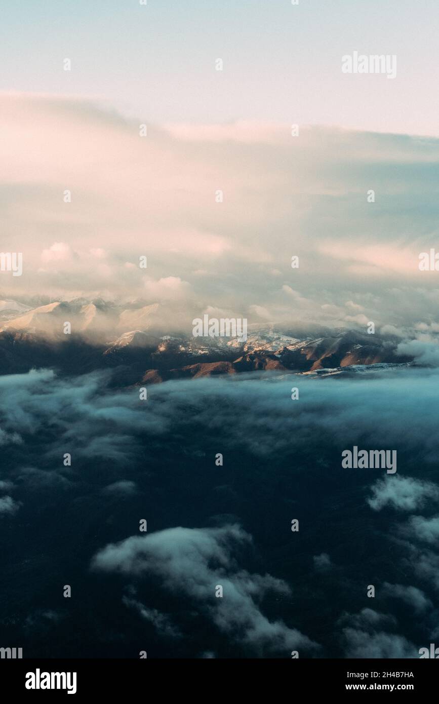 Vista aerea della catena montuosa spagnola al mattino presto Foto Stock