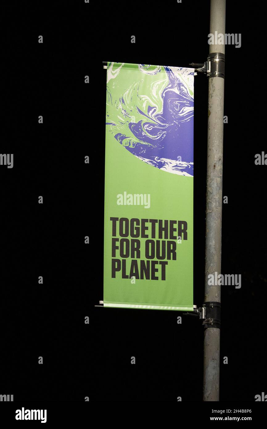 Il banner della Conferenza sul clima delle Nazioni Unite "insieme per il nostro pianeta" durante COP26, Glasgow, Scozia, Regno Unito Foto Stock