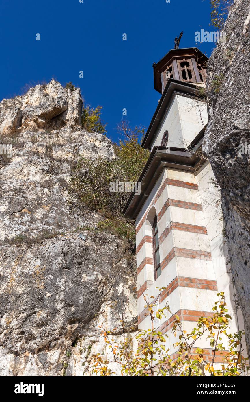 Monastero medievale di roccia di Basarbovo dedicato a San Dimitar Basarbowski, Ruse Regione, Bulgaria Foto Stock