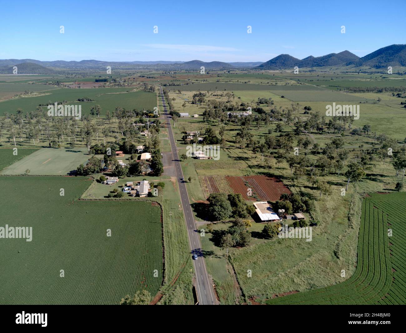 Antenna dei laghi di Coalstoun un villaggio rurale e località nella regione del Burnett del nord, Queensland, Australia. Foto Stock