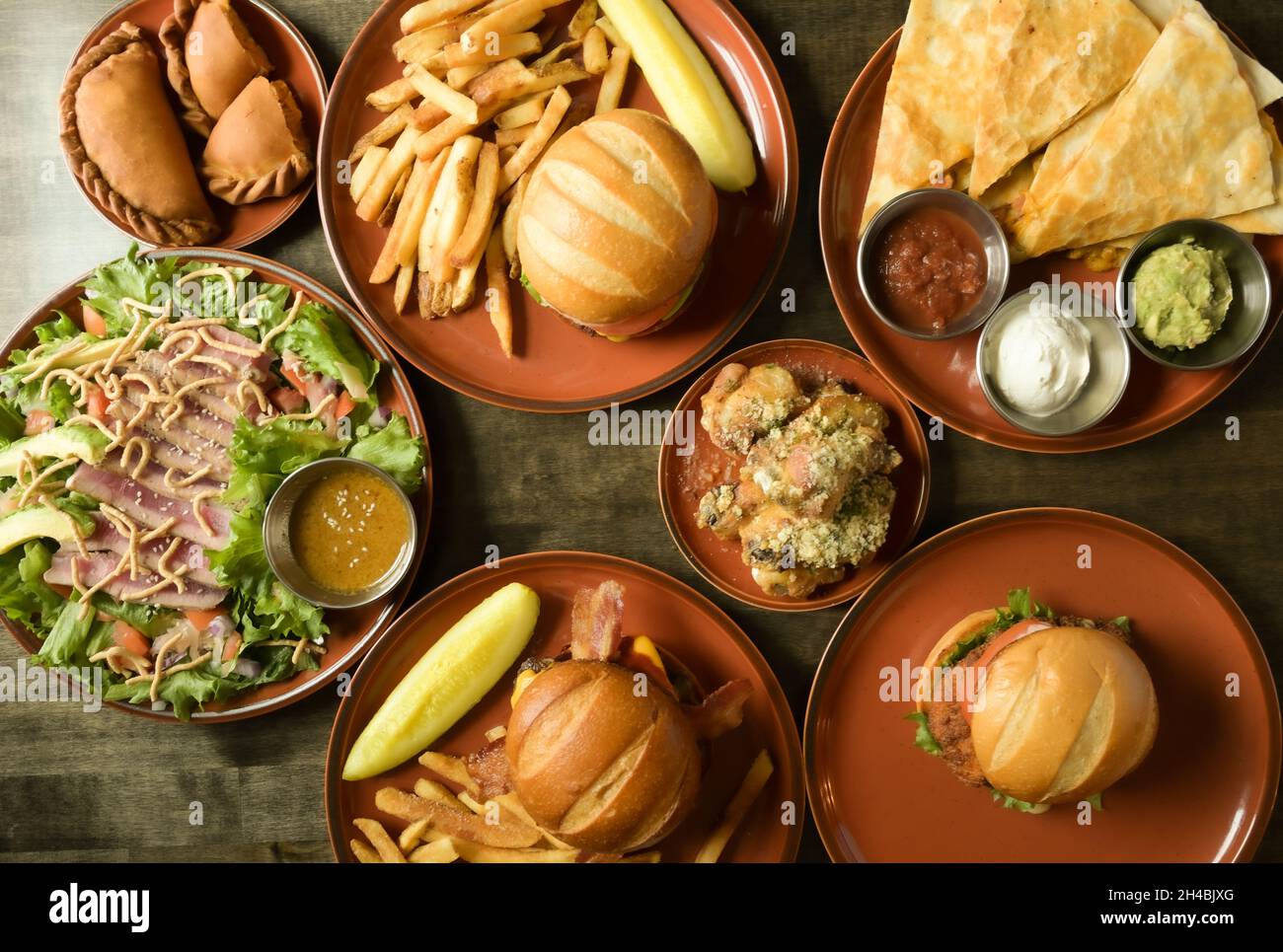 Food Story Burgers & Quesadilla piatto Foto Stock