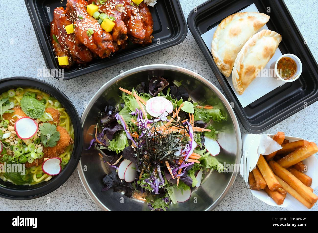 Storia del cibo Vista dall'alto cena con pasto al Takeout Foto Stock