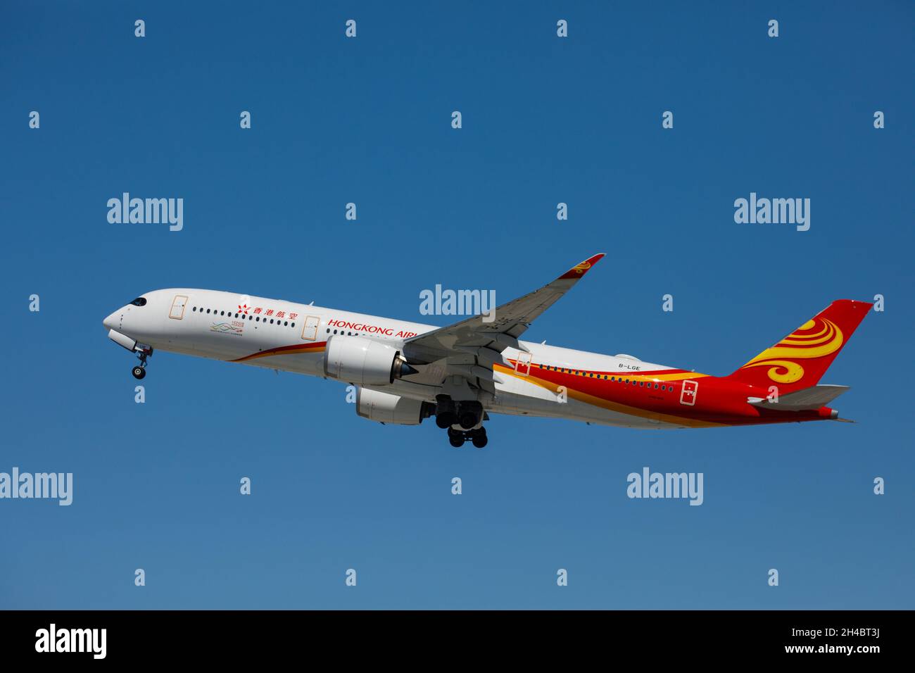 Los Angeles, California, Stati Uniti. 28 marzo 2019. Un Airbus se di Hong Kong Airlines A350-900 (registrazione B-LGE) parte dall'aeroporto internazionale di Los Angeles (LAX) giovedì 28 marzo 2019 a Los Angeles, California © 2019 Patrick T. Fallon (Credit Image: © Patrick Fallon/ZUMA Press Wire) Foto Stock