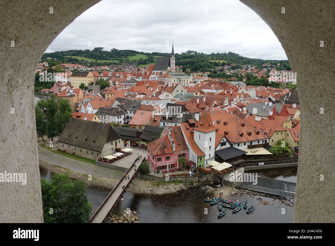 Città vecchia di Cesky Krumlov, Repubblica Ceca. Patrimonio dell'umanità dell'UNESCO - Estate 2021 Foto Stock