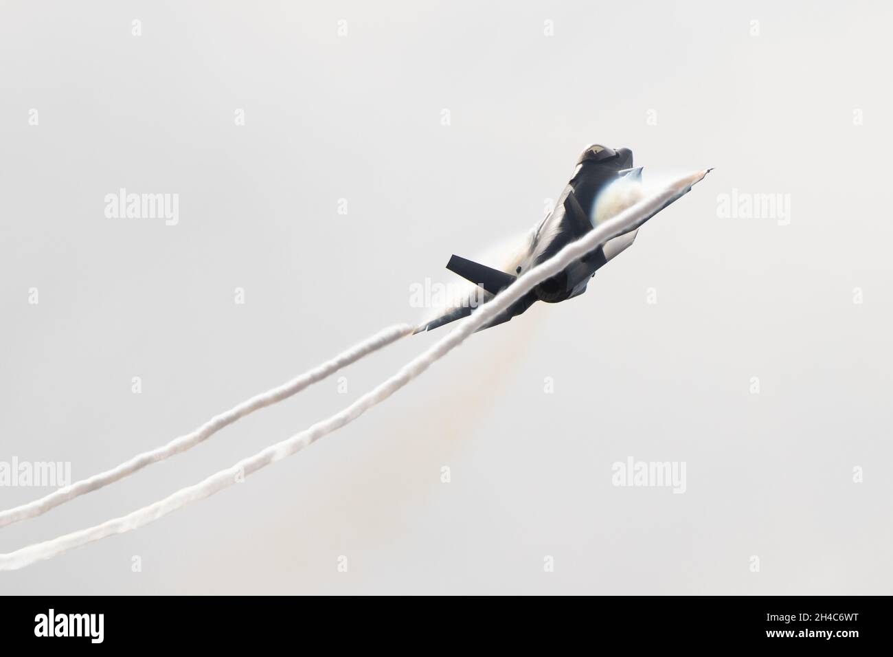 31 ottobre 2021, Salinas, CA: Il Lockheed Martin F-35A Lightning II vola in alto come pilotato dal maggiore dell'aeronautica Kristin Wolfe durante il 40° Annual California International Airshow. (Stan Szeto/immagine dello sport) Foto Stock