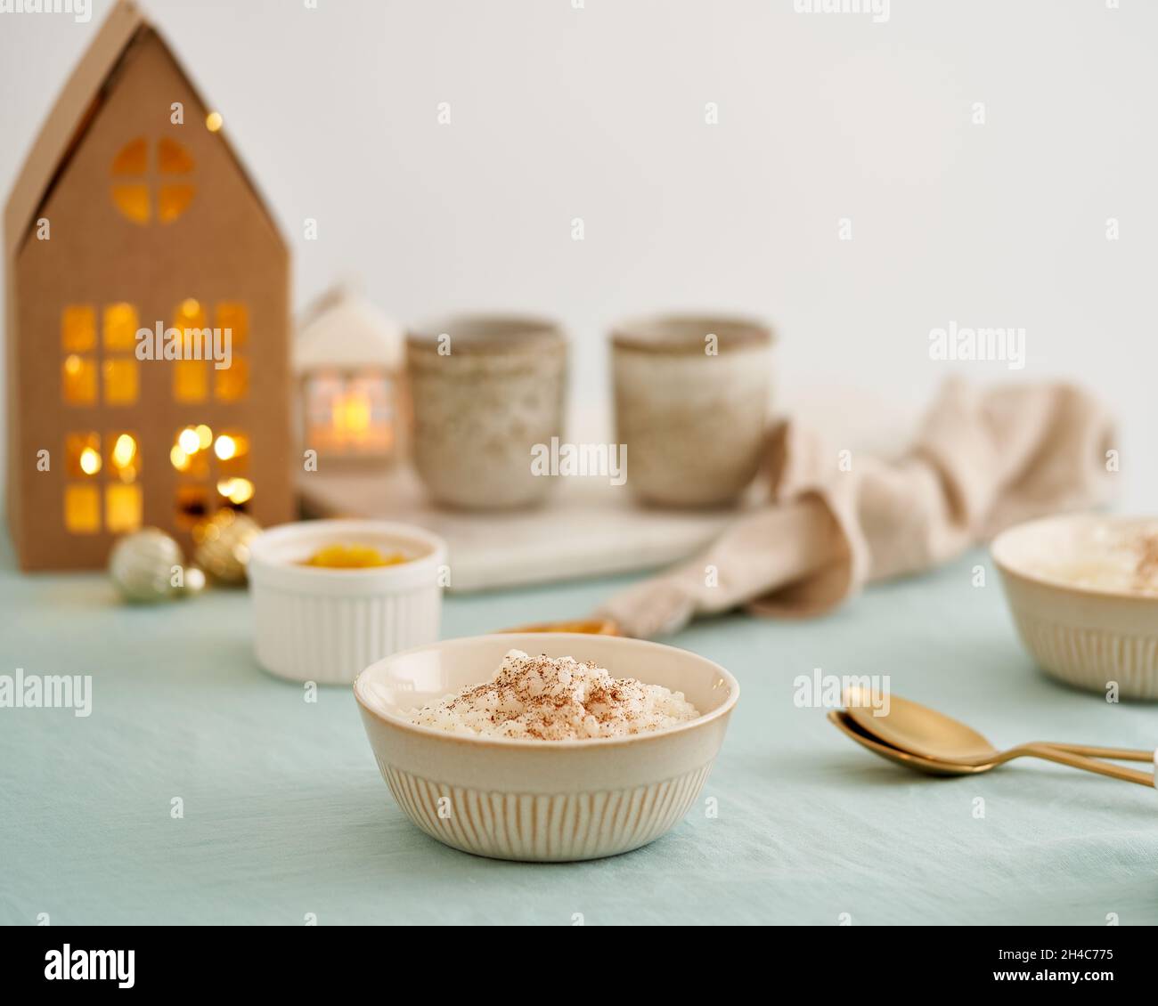 Budino di riso. Natale mattina o sera atmosfera con tradizione cibo di Natale. Foto Stock