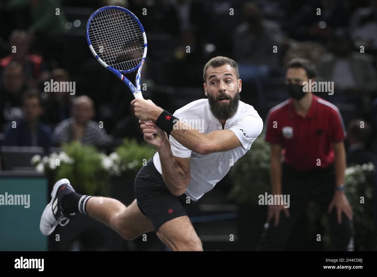 Parigi, Francia. 01 Novembre 2021. Benoit Paire di Francia durante il primo giorno del Rolex Paris Masters 2021, un torneo di tennis ATP Masters 1000 il 1° novembre 2021 presso l'Accor Arena di Parigi, Francia - Foto: Jean Catuffe/DPPI/LiveMedia Credit: Independent Photo Agency/Alamy Live News Foto Stock