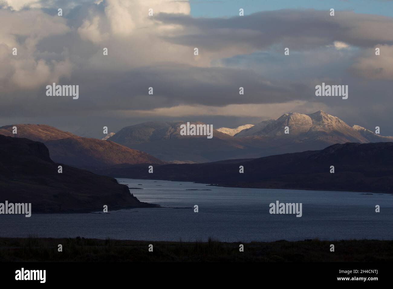 Vista di Bla Bheinn da Drinan, Isola di Skye, Scozia Foto Stock