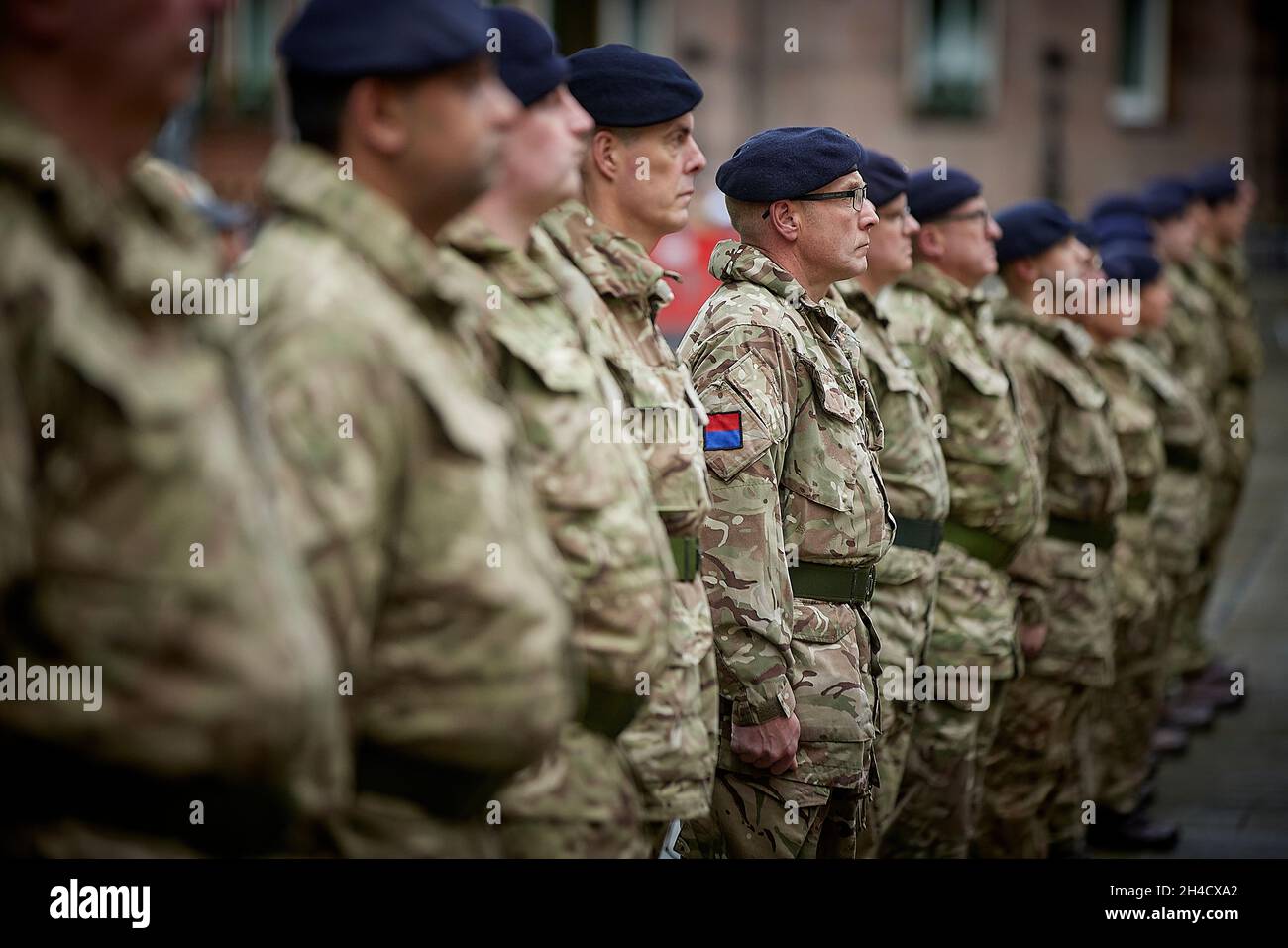 La batteria del 209 (l'artiglieria di Manchester), la 103a parata Regiment Royal Artillery di St Peter's Square Foto Stock
